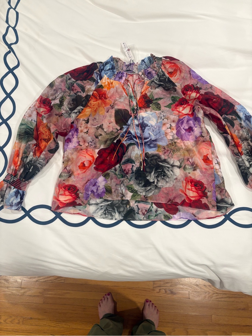 Alice + Olivia Norah Peasant Blouse in Multicolor Floral Size Medium - Picture 3 of 7